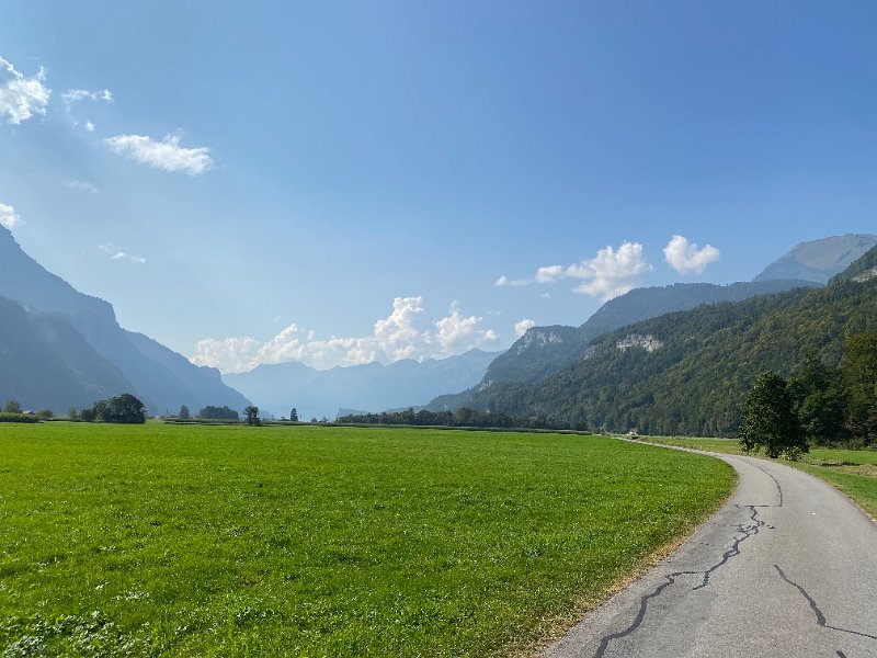 IMG_2480.jpg - Aare-Ebene Richtung Brienz