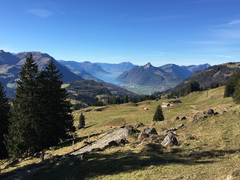 IMG_0564.jpg - Talebene von Schwyz und Vierwaldst�ttersee