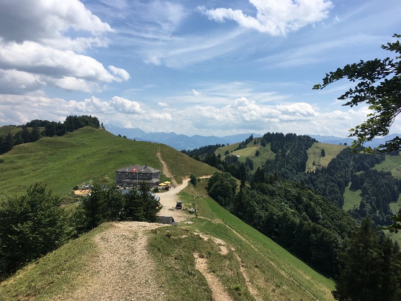 IMG_5931.jpg - Chr�zegg, dahinter rechts Tweralpspitz