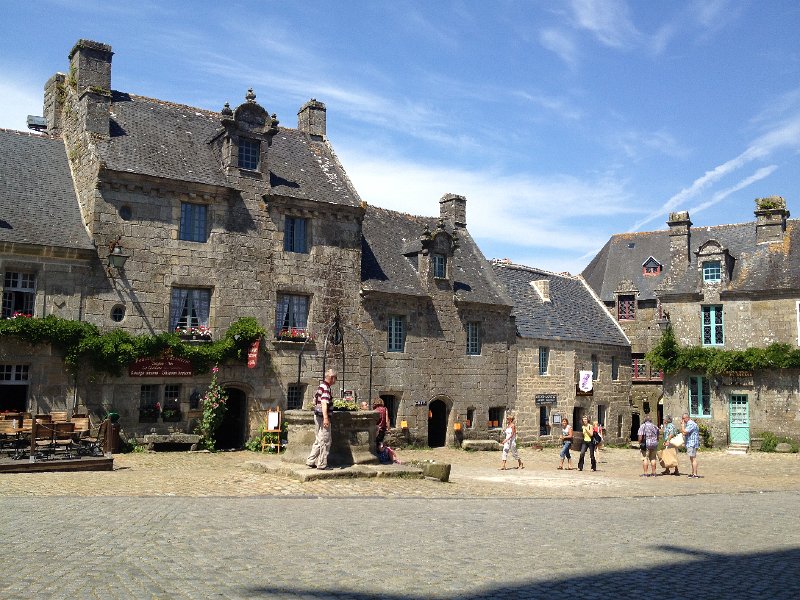 IMG_1837.JPG - Locronan