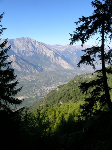 DSCN0686.jpg - Riddes und im Hintergrund Leytron und Chamoson