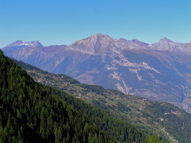 DSCN0710.jpg - La Tzoumaz, im Hintergrund le Grand Chavalard