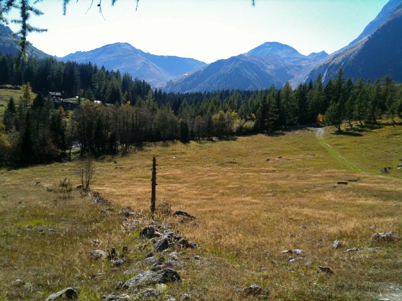 IMG_0701.jpg - L'Am�ne - im Hintergrund rechts: Petit Col Ferret