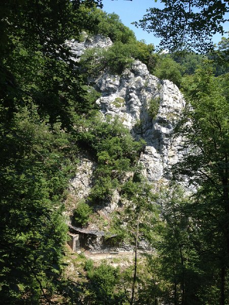 IMG_3630.jpg - Steile Felsw�nde kurz vor Les Cl�es