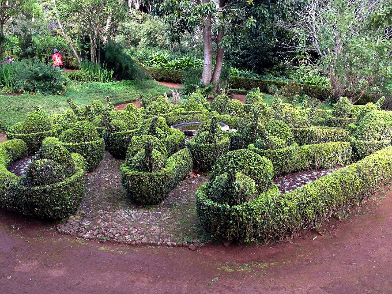 IMG_2900.jpg - H�hnerbrunnen - Blandy's Garden