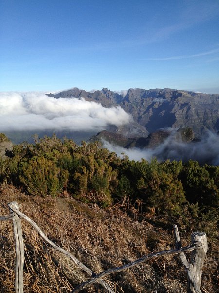 IMG_2767.jpg - Bica da Cana, im Hintergrund Pico do Arieiro