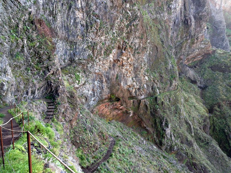 IMG_2800.jpg - Auf und ab unterhalb Pico das Torres