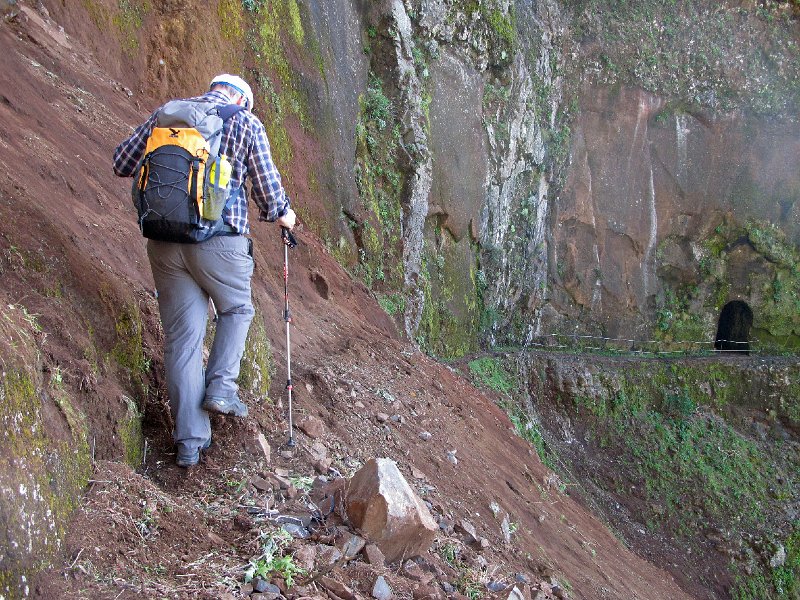 IMG_8521.JPG -                                Abgerutschte Stelle - tags darauf wurde der Weg gesperrt....