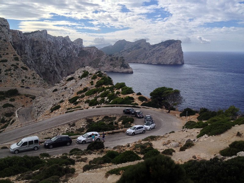 IMG_4333.JPG - Autoparade am Cap Formentor