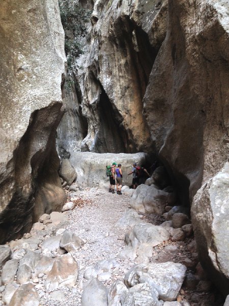 IMG_4473.jpg - Schmaler Durchlass auf der rechten Seite