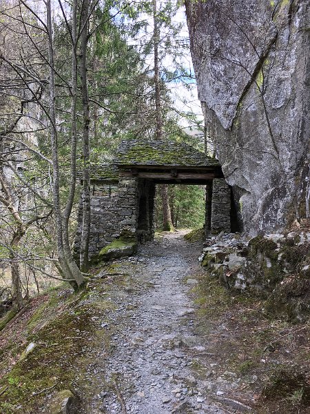 IMG_7871.JPG - �ber der Schlucht