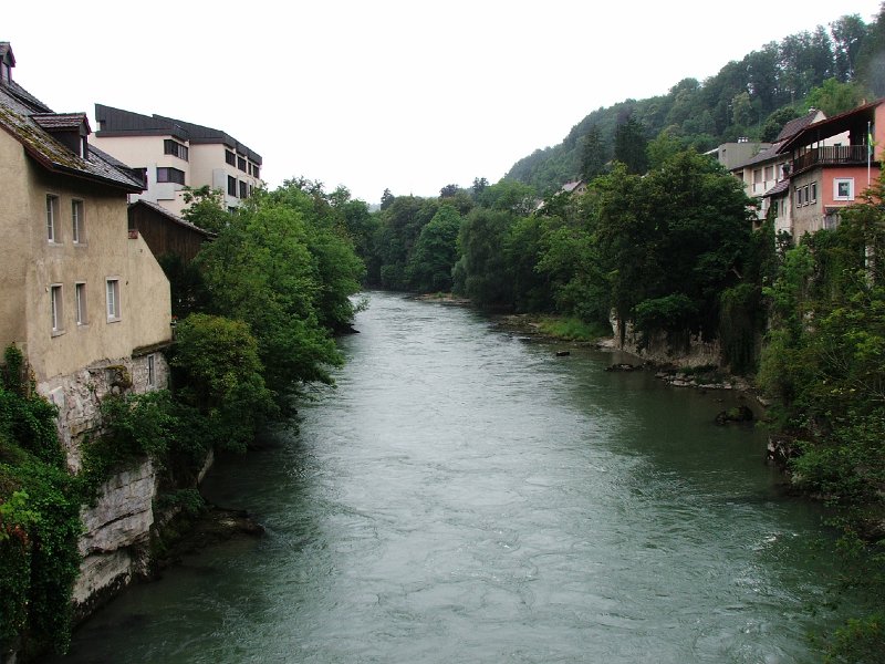 DSCF4472.jpg - Aare, rechts der Anstieg hinauf zum B�zberg