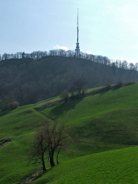 DSCF3807.jpg - Nach dem B�nkerjoch: Blick auf den Sendemast auf der Wasserflue