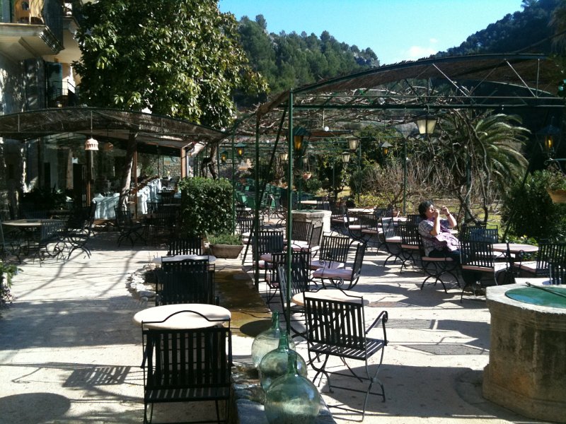 IMG_0190.JPG - Hotel  Es Port: Terrasse