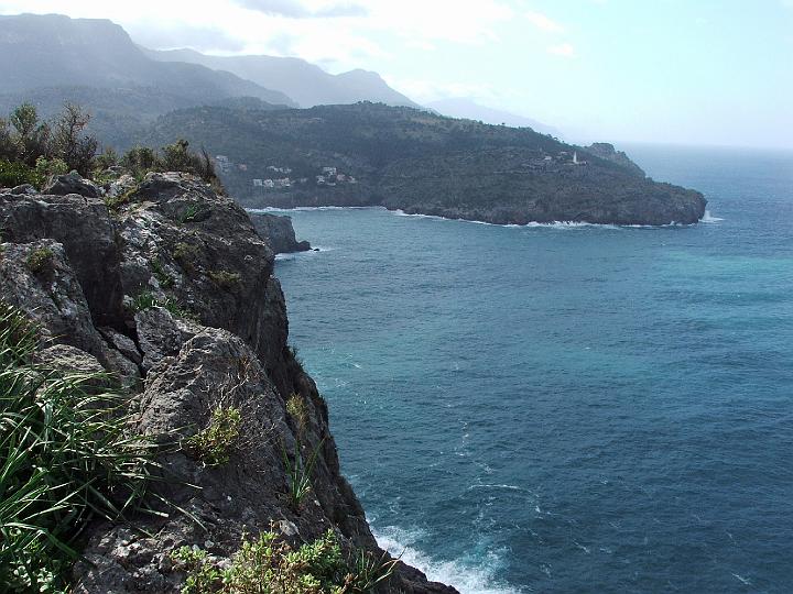 DSCF2011b.jpg - Blick von der Torre Picada s�dw�rts Richtung Cap Gros