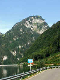 DSCF1384_b.jpg (71990 Byte)